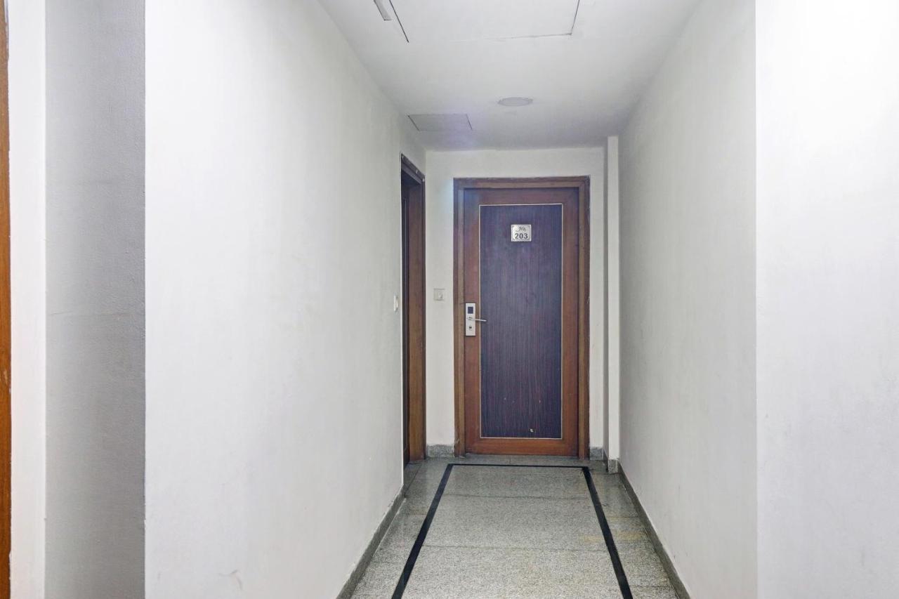 Oyo Townhouse 748 Hotel Parth Paradise Ghaziabad Eksteriør billede