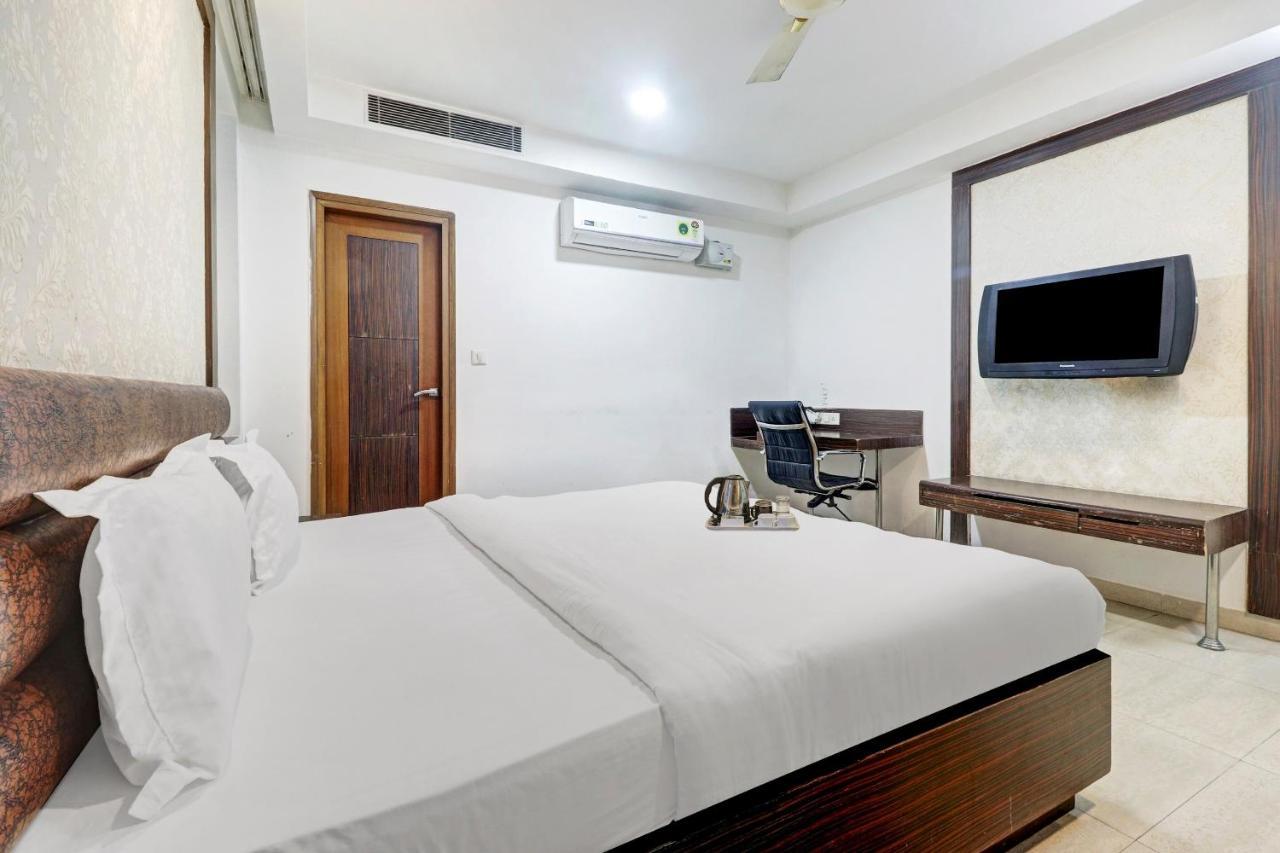 Oyo Townhouse 748 Hotel Parth Paradise Ghaziabad Eksteriør billede