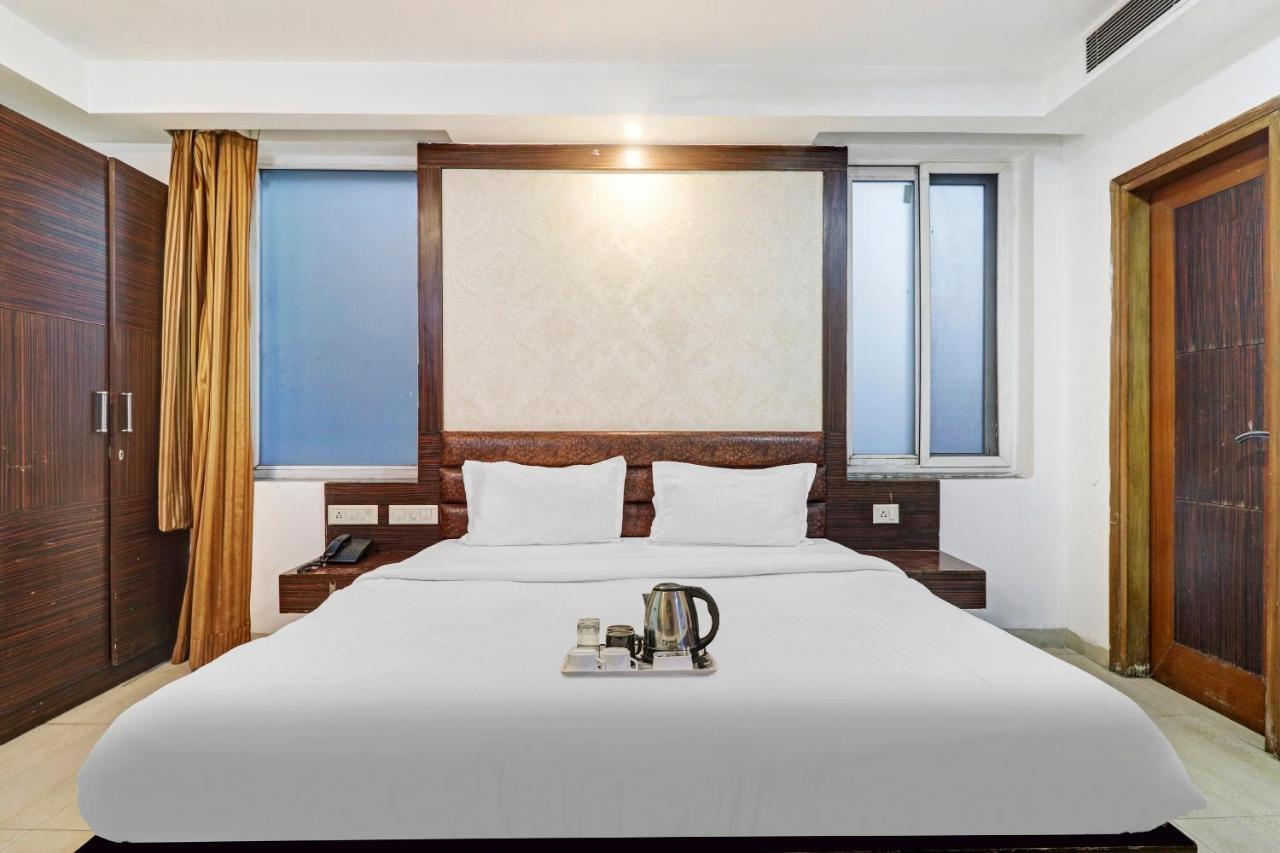 Oyo Townhouse 748 Hotel Parth Paradise Ghaziabad Eksteriør billede